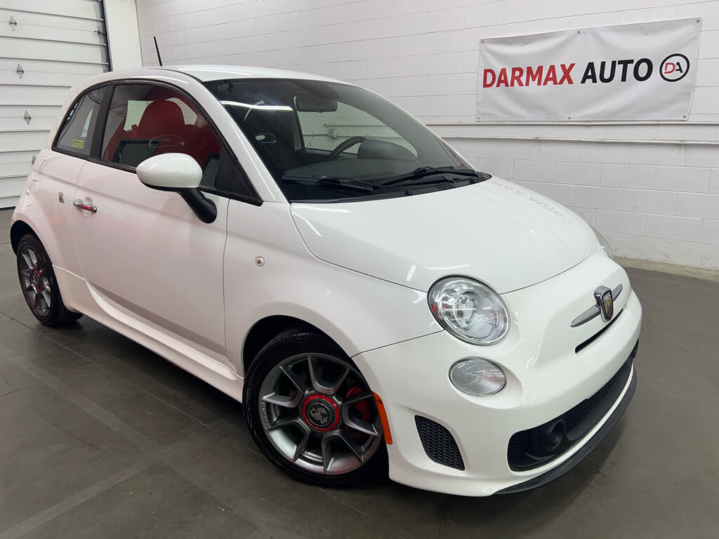 White Fiat 500