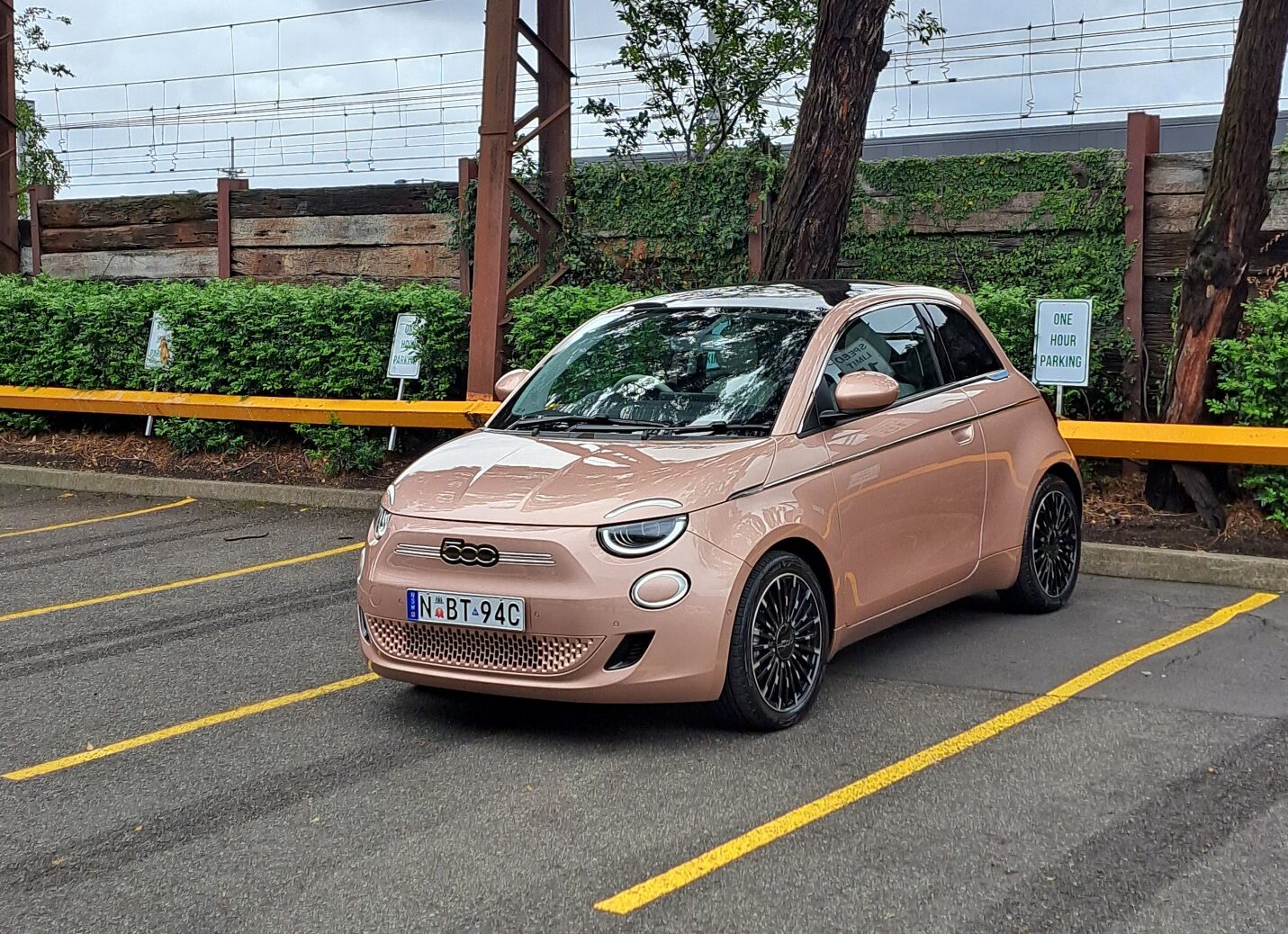 Pink Fiat 500